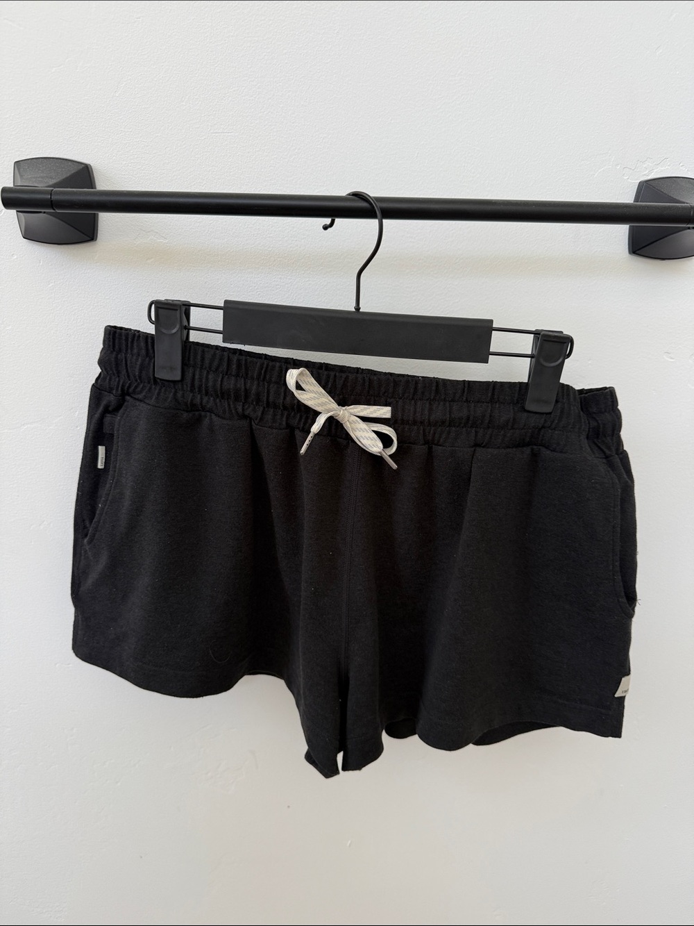 Vuori Black Halo Performance Short